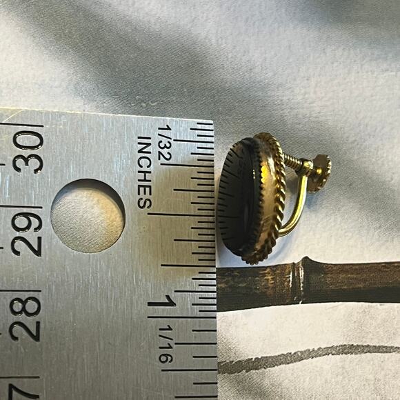 Vintage Dainty Gold Filled Signed Black Onyx Cabochon Screwback Earrings - Picture 5 of 5